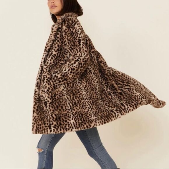 1 Sunset Lane Coat Women’s Medium Leopard Print 2 Snap Front Faux Fur - Picture 9 of 9